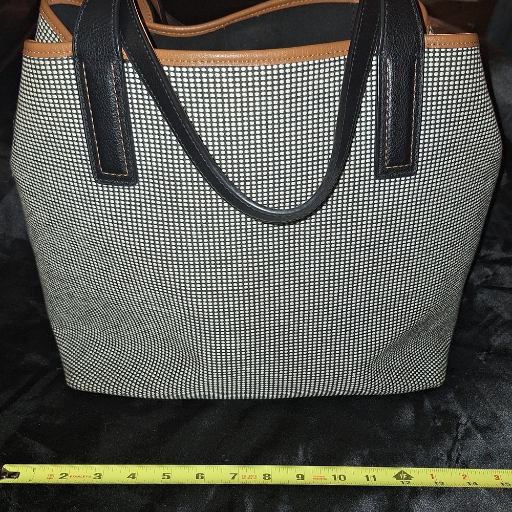 kate spade Black and White Floral Appliqué Tote - Picture 5 of 16